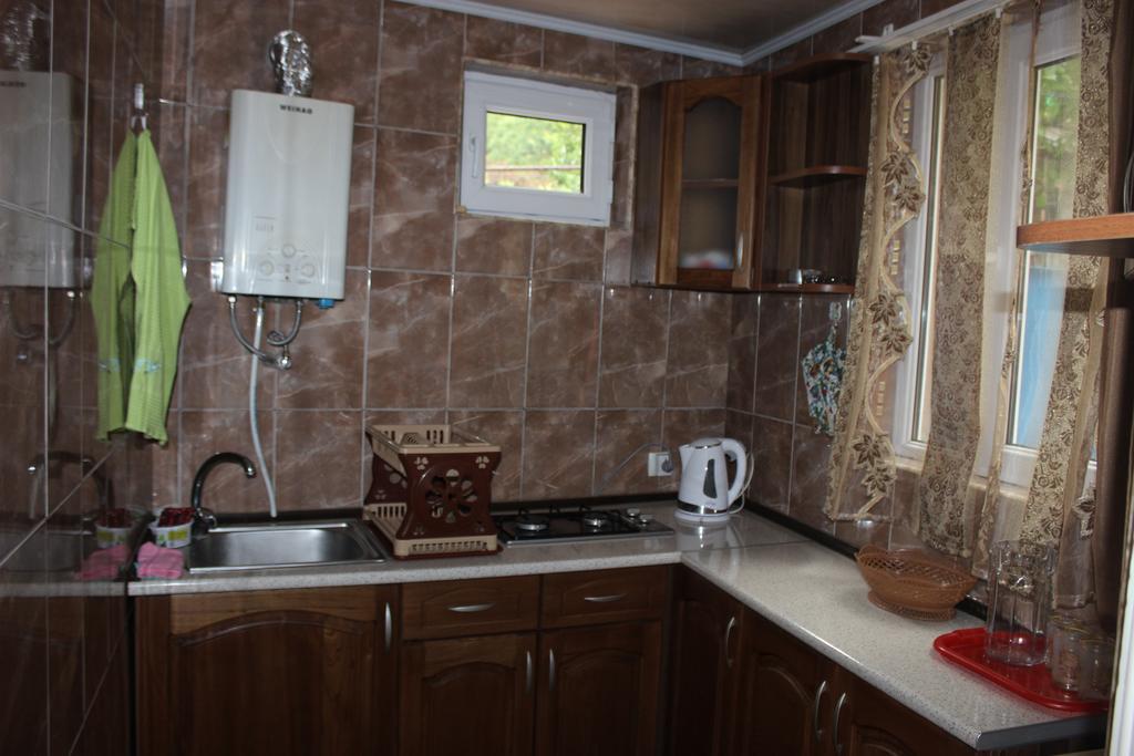 Guest House Borjomi Star الغرفة الصورة